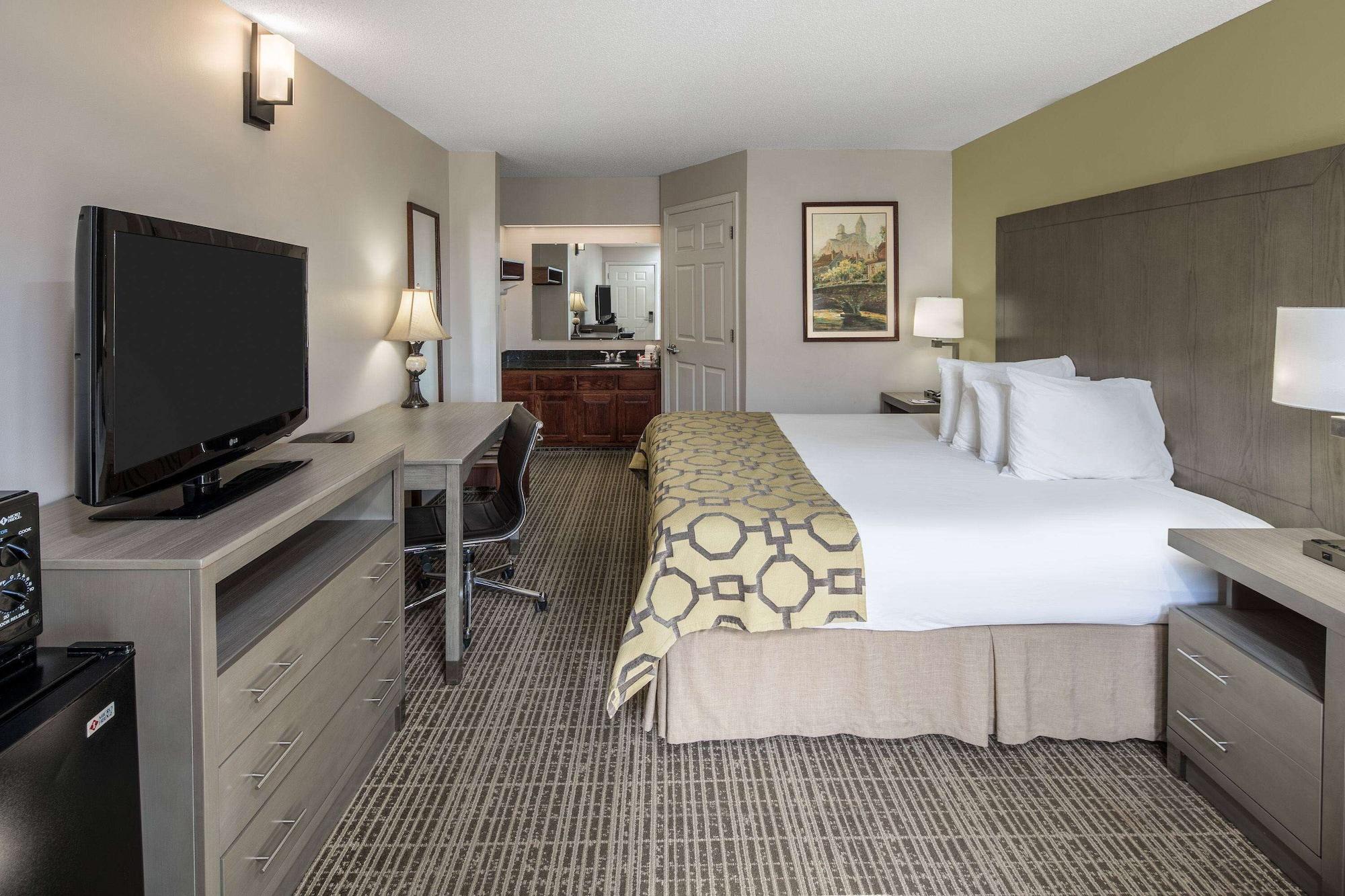 Baymont By Wyndham Cleveland Motel Buitenkant foto