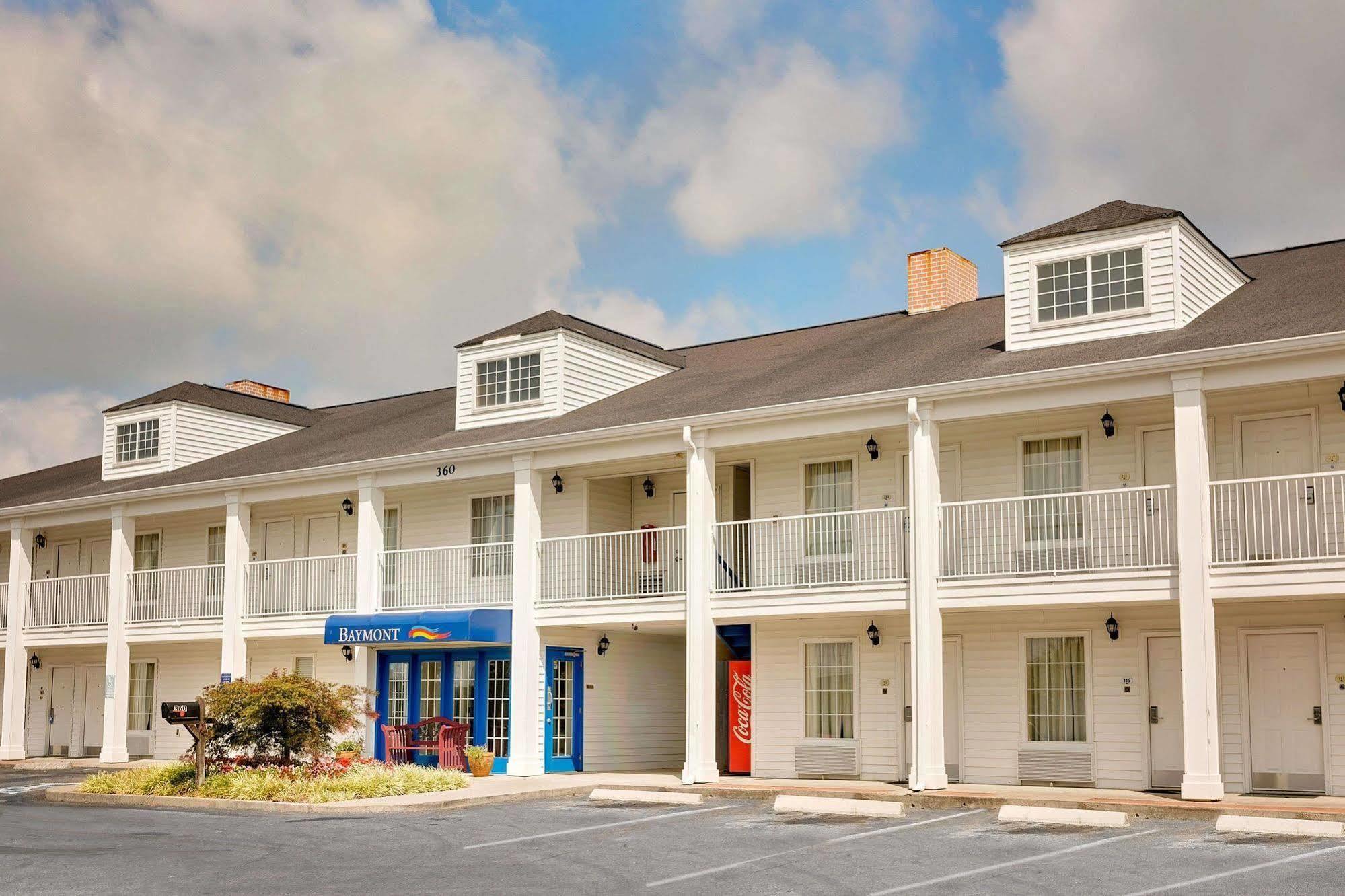 Baymont By Wyndham Cleveland Motel Buitenkant foto